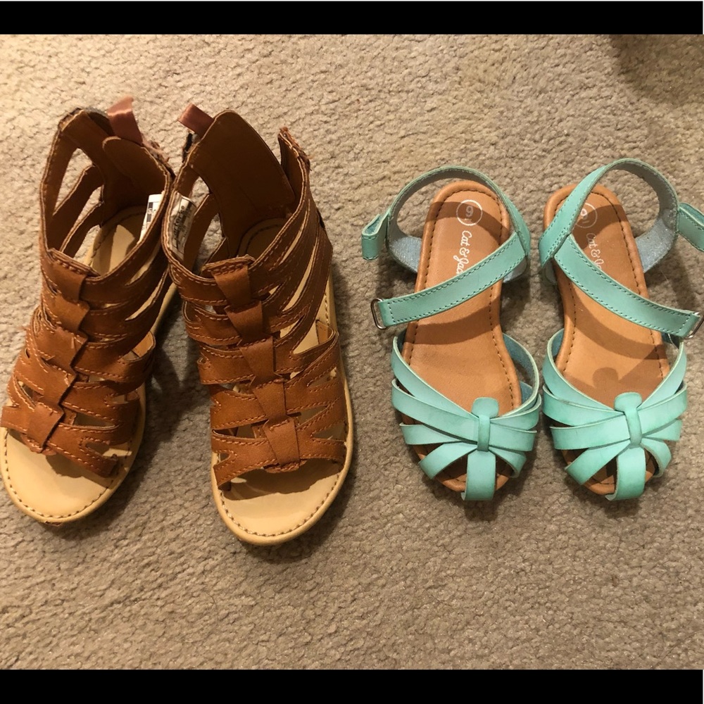 Carter’s and Cat and Jack girls Sandler size 9